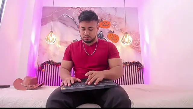 Snapshot of BrianMalonee chatting on October 30, 2025, 12:03 pm BrianMalonee online show from October 30, 2025, 12:03 pm