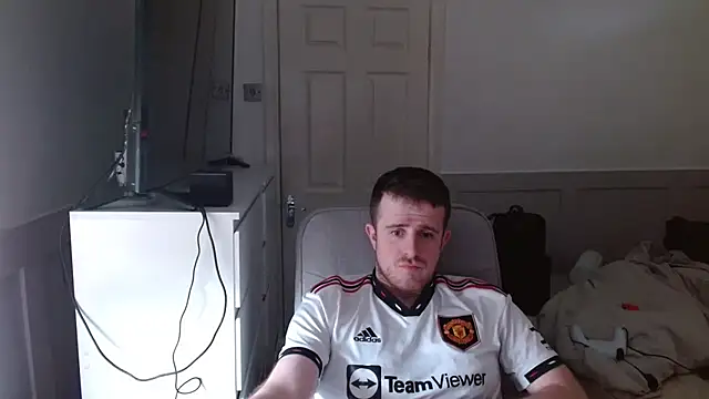 maxy49 online show from April 20, 2026, 2:07 pm