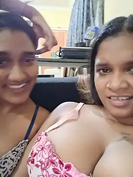 Snapshot of Indianqueen03 chatting on June 25, 2026, 6:24 pm Indianqueen03 online show from June 25, 2026, 6:24 pm