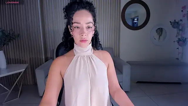 Snapshot of AlessaRomero chatting on September 23, 2025, 7:32 pm AlessaRomero online show from September 23, 2025, 7:32 pm