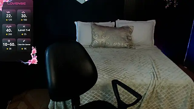 pretty cristal69 online show from February 7, 2026, 12:13 pm