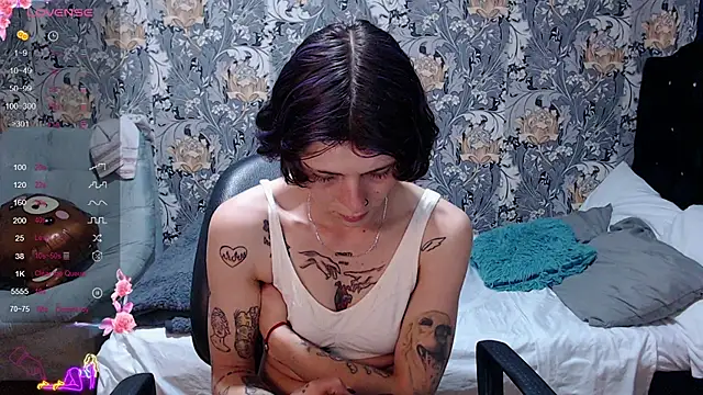 Snapshot of pretty_cristal69 chatting on June 8, 2026, 10:10 pm pretty cristal69 online show from June 8, 2026, 10:10 pm