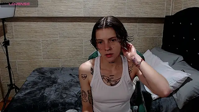 pretty cristal69 online show from February 26, 2025, 10:26 pm