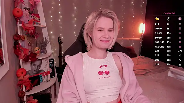 Snapshot of enigma_mia chatting on October 19, 2025, 9:23 am enigma mia online show from October 19, 2025, 9:23 am