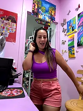 Snapshot of Rousse92 chatting on October 27, 2025, 10:54 pm Rousse92 online show from October 27, 2025, 10:54 pm