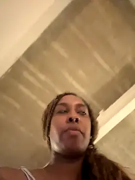 Snapshot of Your_Paris chatting on October 2, 2025, 1:25 pm Your Paris online show from October 2, 2025, 1:25 pm