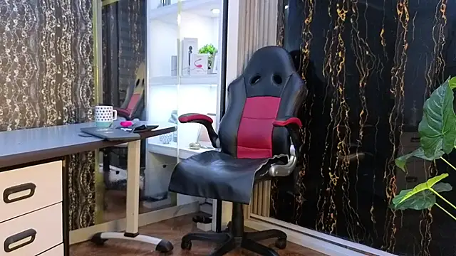 Snapshot of MissEscarleth chatting on September 30, 2025, 2:50 am MissEscarleth online show from September 30, 2025, 2:50 am