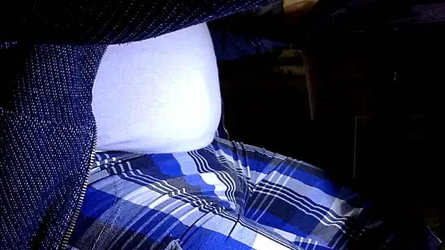 Snapshot of by-panic chatting on September 21, 2025, 11:21 pm by-panic online show from September 21, 2025, 11:21 pm