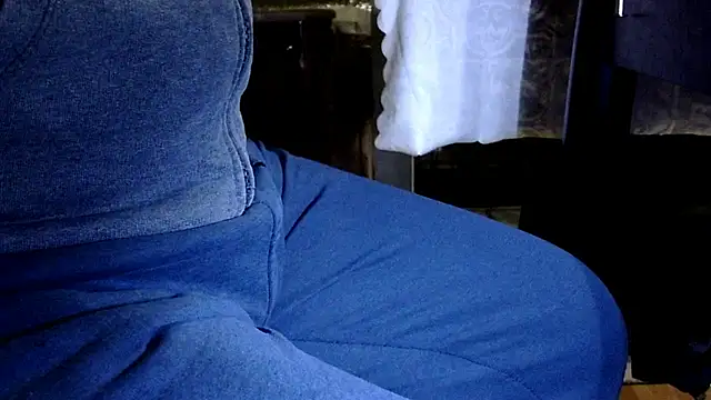 Snapshot of by-panic chatting on February 2, 2025, 9:23 pm by-panic online show from February 2, 2025, 9:23 pm