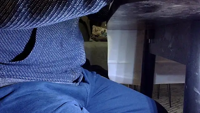 Snapshot of by-panic chatting on September 29, 2025, 9:09 pm by-panic online show from September 29, 2025, 9:09 pm