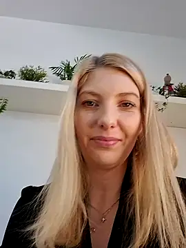 Snapshot of Amitiel_Angel chatting on January 18, 2026, 12:52 pm Amitiel Angel online show from January 18, 2026, 12:52 pm