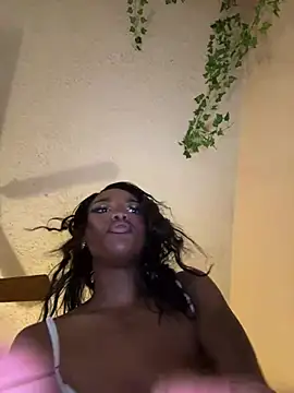 Snapshot of magicalc00ch chatting on February 17, 2025, 2:31 am magicalc00ch online show from February 17, 2025, 2:31 am
