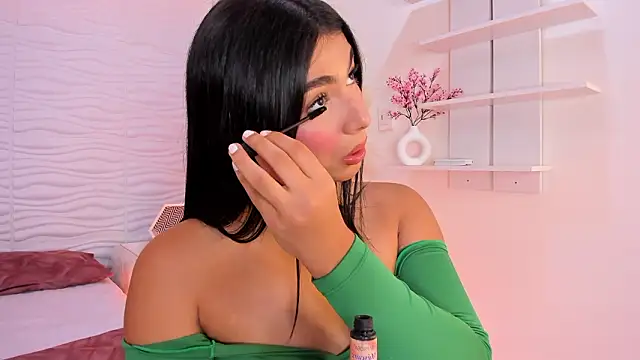 IsabelleFoxx  online show from March 18, 2026, 10:32 pm