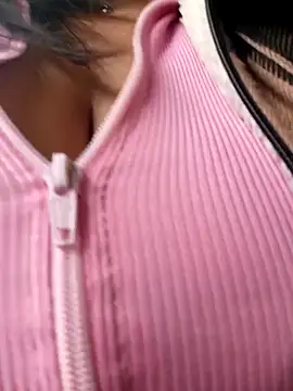 Snapshot of Cristal__04 chatting on September 20, 2025, 5:18 pm Cristal 04 online show from September 20, 2025, 5:18 pm