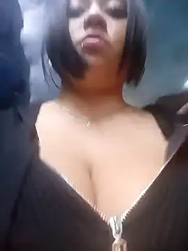 Snapshot of Cristal__04 chatting on February 25, 2025, 7:27 pm Cristal 04 online show from February 25, 2025, 7:27 pm