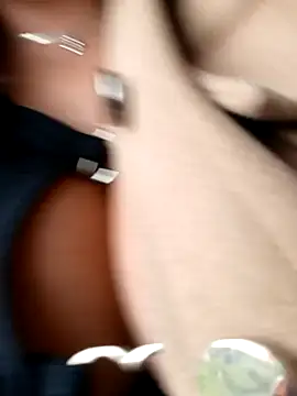 Snapshot of Cristal__04 chatting on October 12, 2025, 5:14 pm Cristal 04 online show from October 12, 2025, 5:14 pm