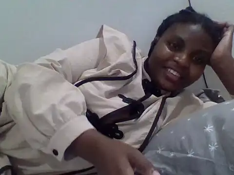 queenzuena online show from July 22, 2026, 8:33 pm
