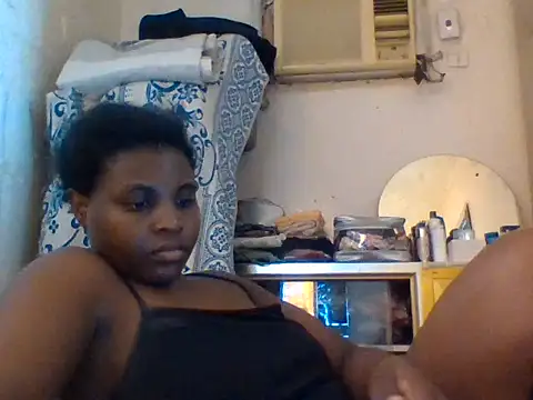 queenzuena online show from June 23, 2026, 1:42 pm