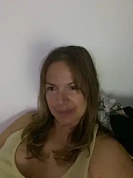 Leyna liu online show from September 23, 2025, 2:40 am