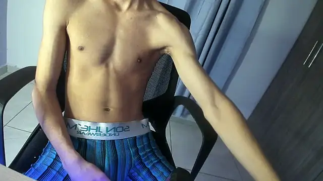 isaaclatino online show from September 27, 2025, 2:39 am