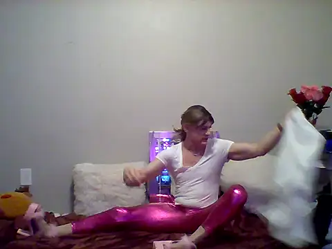 Snapshot of JessicaFitney chatting on January 25, 2025, 2:04 am JessicaFitney online show from January 25, 2025, 2:04 am