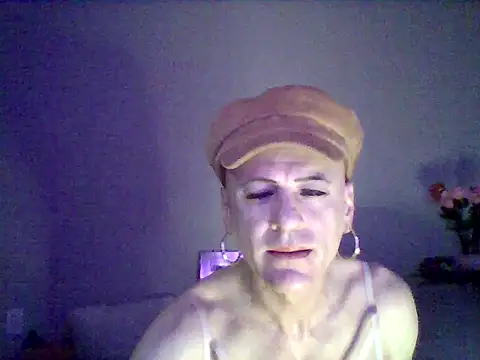 Snapshot of JessicaFitney chatting on February 19, 2025, 8:22 am JessicaFitney online show from February 19, 2025, 8:22 am