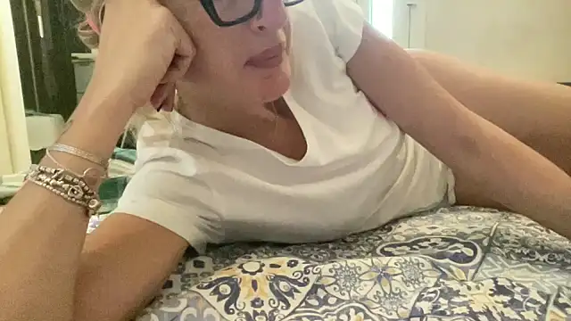 Snapshot of casalinga88 chatting on October 31, 2025, 12:46 pm casalinga88 online show from October 31, 2025, 12:46 pm