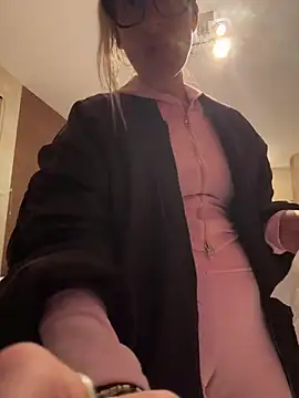 Snapshot of casalinga88 chatting on October 16, 2025, 7:00 pm casalinga88 online show from October 16, 2025, 7:00 pm