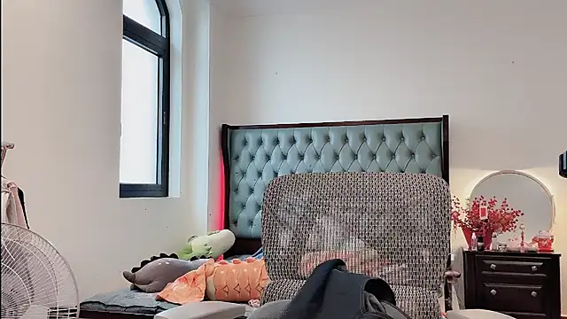 Snapshot of Berrysweet_68 chatting on February 9, 2026, 7:28 am Berrysweet 68 online show from February 9, 2026, 7:28 am