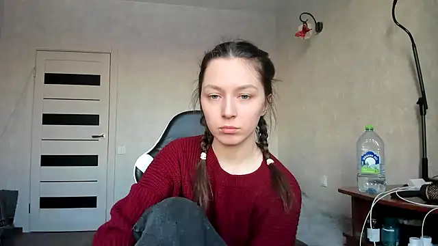 Adela Vetta online show from February 25, 2025, 2:04 pm