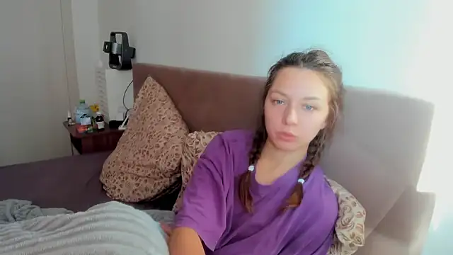 Adela Vetta online show from September 30, 2025, 12:11 pm