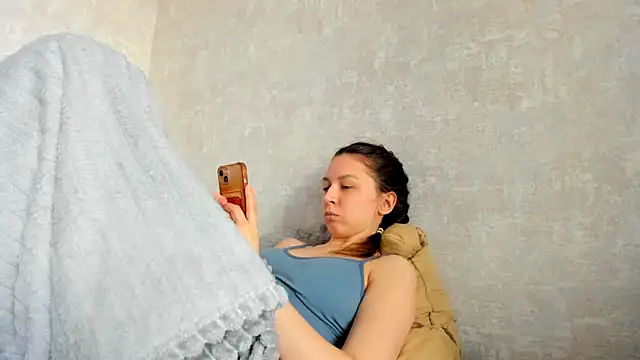 Adela Vetta online show from March 3, 2025, 2:39 pm