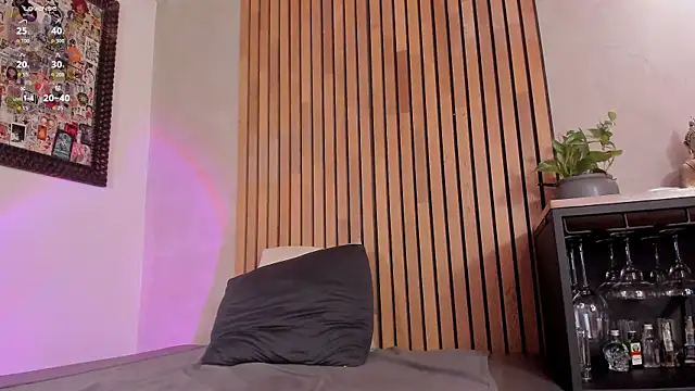 honeyhot69   online show from March 18, 2026, 12:19 pm