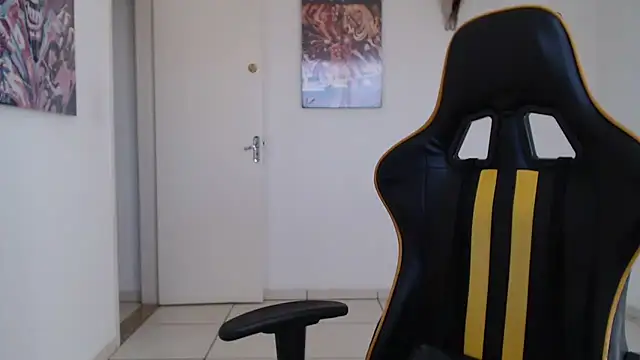 CrisBathoryxxx online show from March 3, 2025, 7:17 pm