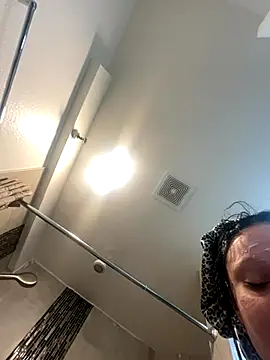 tatted-bitty online show from October 1, 2025, 4:22 pm