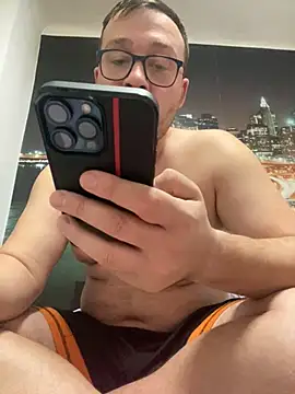 Snapshot of ionut9879 chatting on November 8, 2025, 10:52 am ionut9879 online show from November 8, 2025, 10:52 am