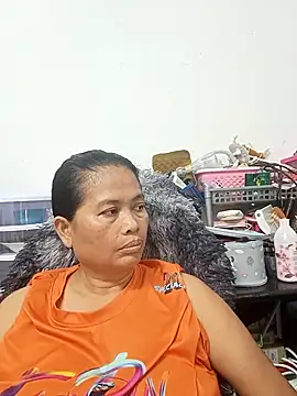 Snapshot of Fon_Bigboobs chatting on October 19, 2025, 11:35 am Fon Bigboobs online show from October 19, 2025, 11:35 am