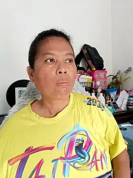 Snapshot of Fon_Bigboobs chatting on October 1, 2025, 5:01 am Fon Bigboobs online show from October 1, 2025, 5:01 am