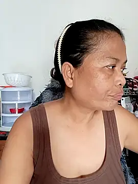 Snapshot of Fon_Bigboobs chatting on October 16, 2025, 4:32 am Fon Bigboobs online show from October 16, 2025, 4:32 am