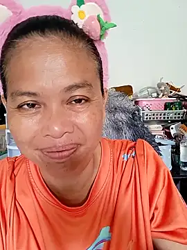 Snapshot of Fon_Bigboobs chatting on October 18, 2025, 5:20 am Fon Bigboobs online show from October 18, 2025, 5:20 am