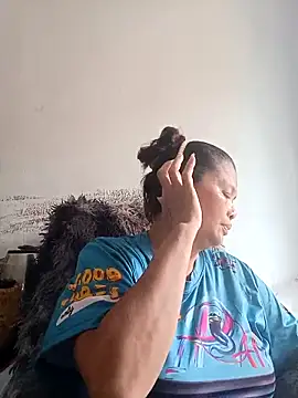 Snapshot of Fon_Bigboobs chatting on February 8, 2026, 9:40 am Fon Bigboobs online show from February 8, 2026, 9:40 am