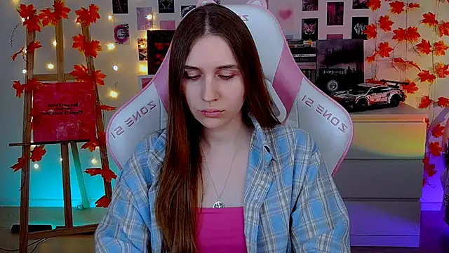 AliceCharmy online show from November 17, 2025, 8:07 am