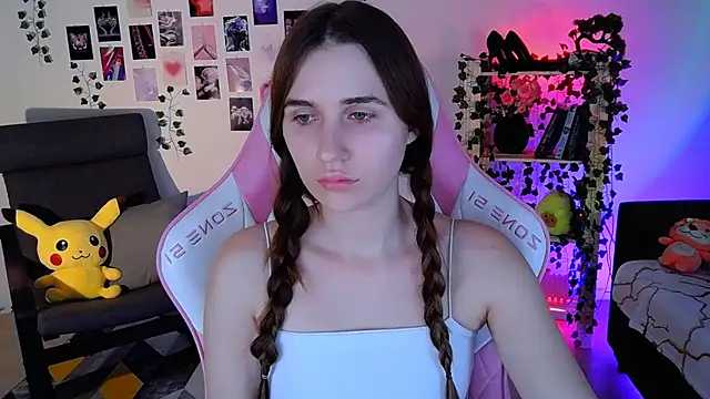 AliceCharmy online show from December 5, 2024, 2:28 pm