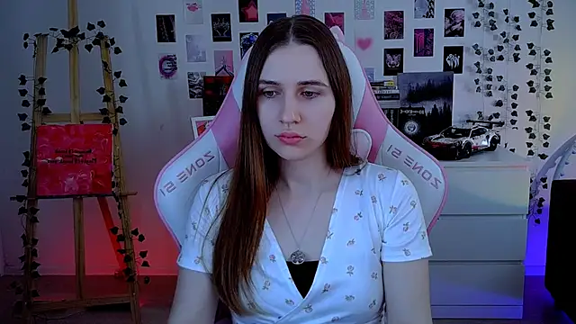 Snapshot of AliceCharmy chatting on October 16, 2025, 5:27 am AliceCharmy online show from October 16, 2025, 5:27 am