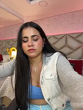 Brenda Garcia online show from November 14, 2025, 8:23 pm