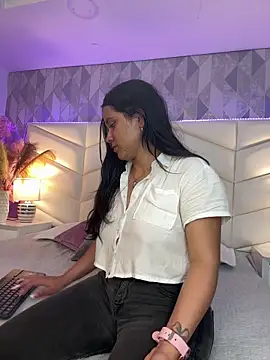 Brenda Garcia online show from March 16, 2025, 10:20 pm