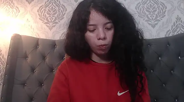 Snapshot of EmmaCowperr chatting on February 25, 2025, 4:14 pm EmmaCowperr online show from February 25, 2025, 4:14 pm