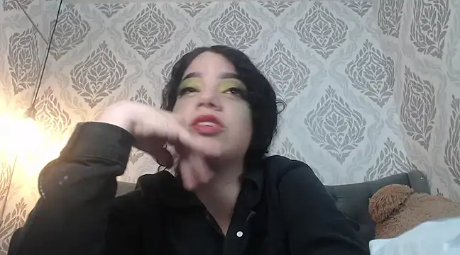 Snapshot of EmmaCowperr chatting on March 9, 2025, 7:15 pm EmmaCowperr online show from March 9, 2025, 7:15 pm