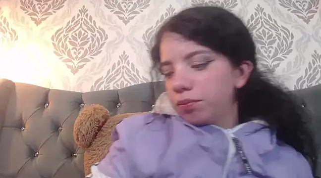 Snapshot of EmmaCowperr chatting on February 26, 2025, 7:42 pm EmmaCowperr online show from February 26, 2025, 7:42 pm