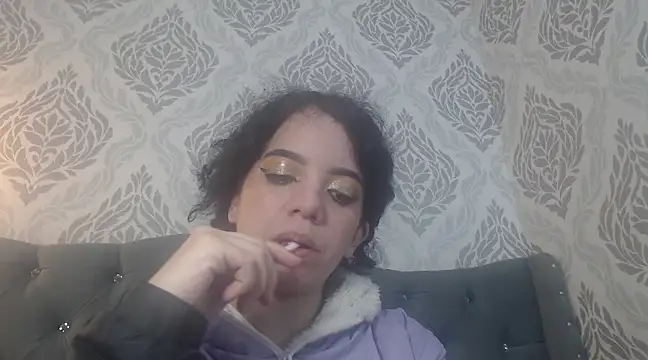 Snapshot of EmmaCowperr chatting on March 21, 2025, 5:56 pm EmmaCowperr online show from March 21, 2025, 5:56 pm